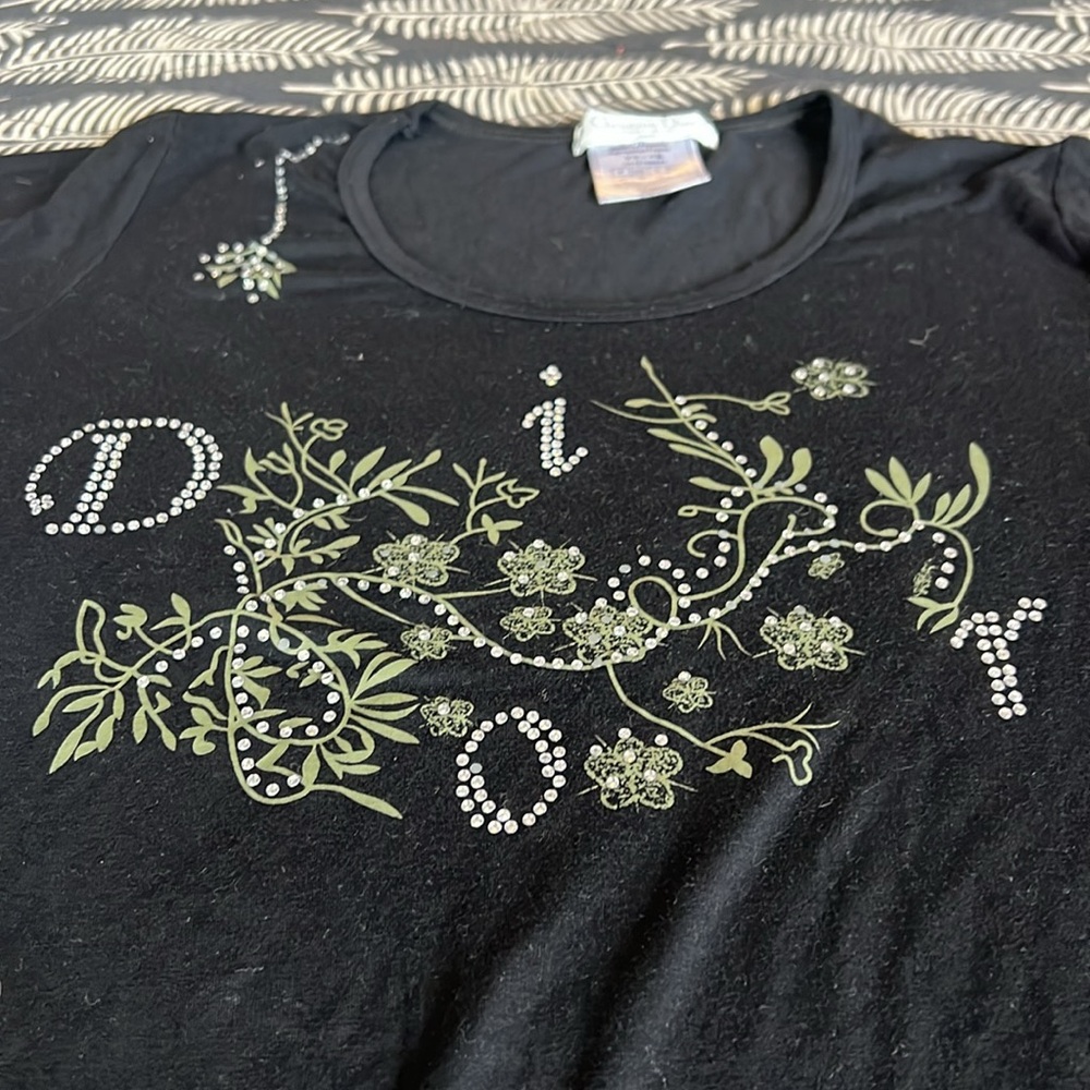 Vintage Dior tee with embellishments and floral designs. Size 44/12 US. - Picture 2 of 4